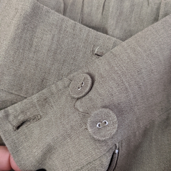 Khaki linen Capri pants - Picture 2 of 4